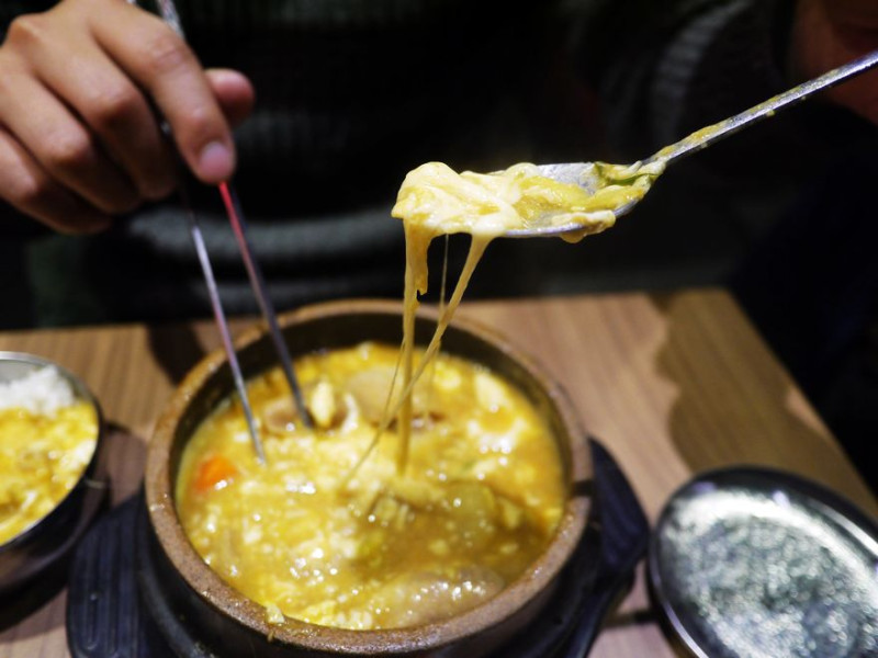 【台北】東區 九尾韓國豆腐煲 平價韓國美食 好吃咖哩起司豆腐鍋、超香濃蜂蜜鮮奶霜淇淋♥