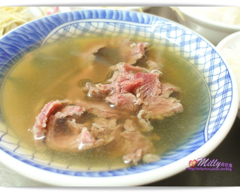 ◆台南府城。保安路美食推薦◆40年老店-第二代阿村牛肉湯~限量新鮮牛肉~晚來就吃不到