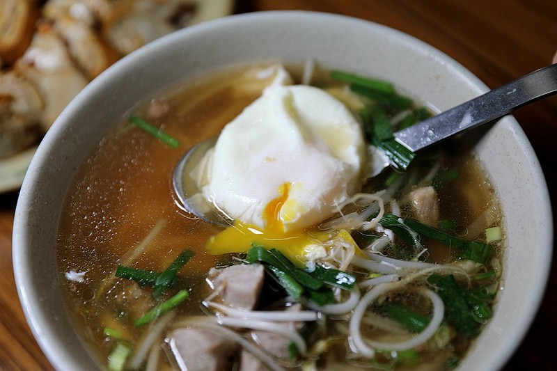 低調藏巷弄古早味無名麵攤！運將大推全套更過癮，營業時間人潮總是滿滿 