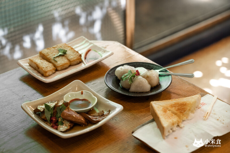 雙江茶行｜台中老派茶行。歷久彌新的好滋味｜必吃蘿蔔糕和水晶餃｜人手一杯茶味極濃的奶茶