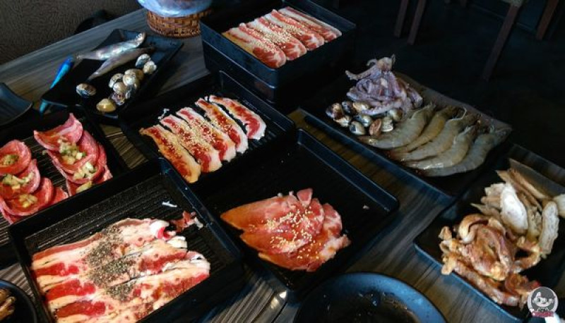 [食記/台北東區]好客酒吧燒烤忠孝店 捷運忠孝復興站 98大樓 11樓美景調酒配燒烤