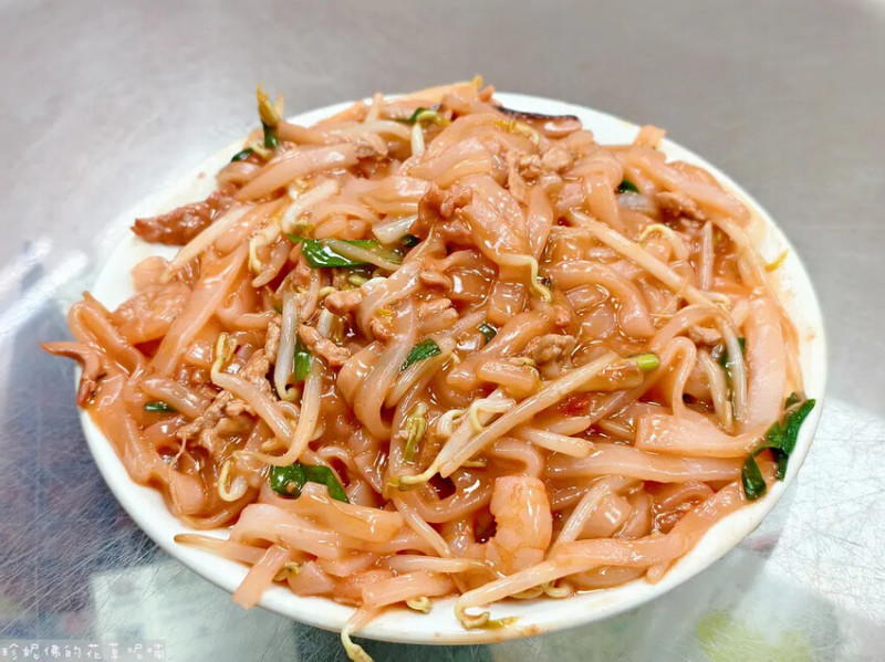 【屏東縣潮州鎮】阿婆炒粿仔｜潮州人氣美食｜蕃茄醬口味的炒粿仔