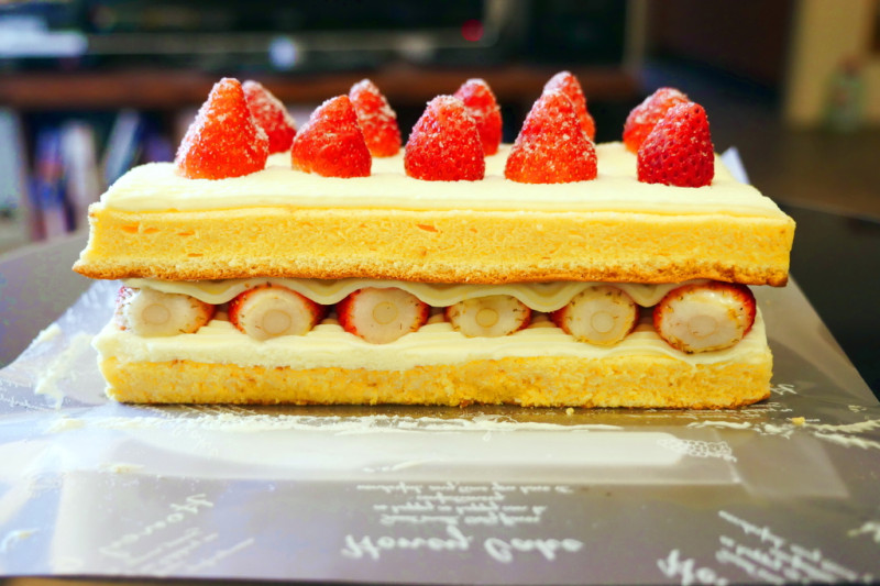 【台北】士林宣原蛋糕專賣店~季節限定!雙層草莓蛋糕，早起排隊也甘願~