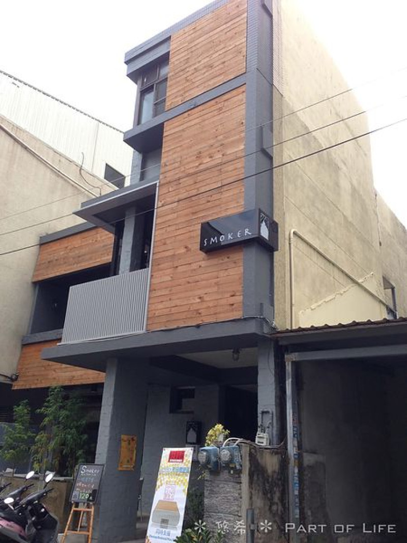 【食。早午餐】台中-Smoker 煙燻咖啡-喜歡這種老宅改造的fu~