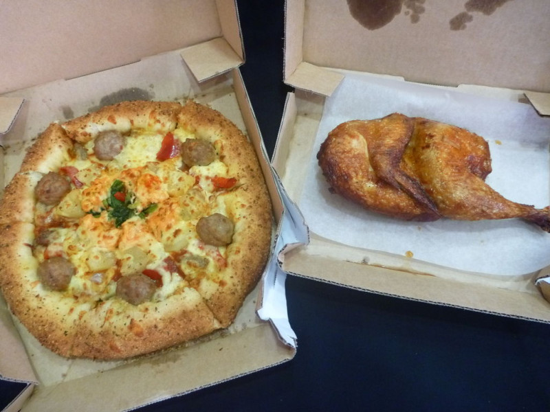 【試吃】新體驗帕瑪滋心龍蝦霸丸比薩、鴻運香汁雞-達美樂