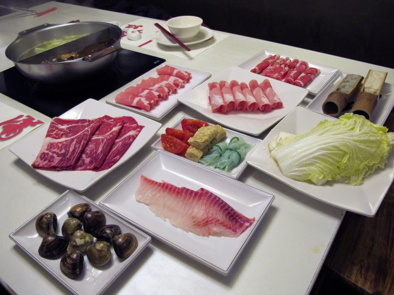 滿堂紅頂級麻辣鴛鴦火鍋(復興店)。在台北吃麻辣鍋的首選!