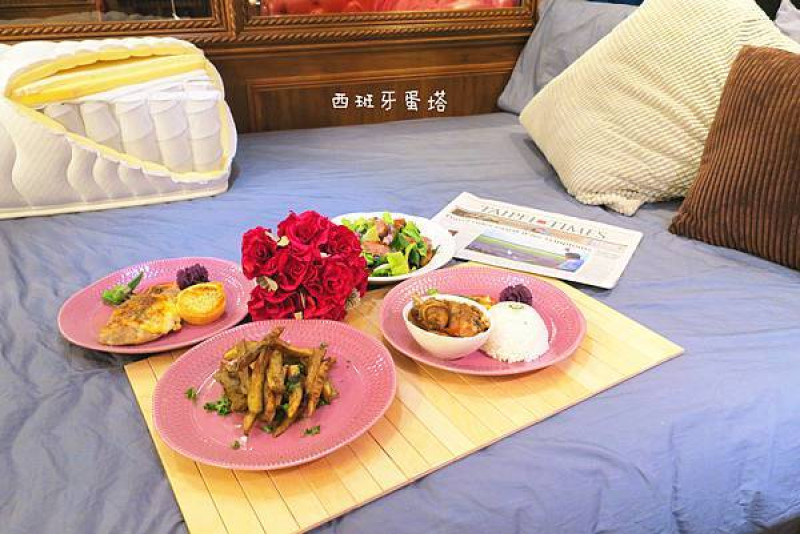 Moooon River Cafe & Books｜（文內含優惠券）內湖超美圖書館咖啡廳，悠閒躺著喝咖啡吃美食！