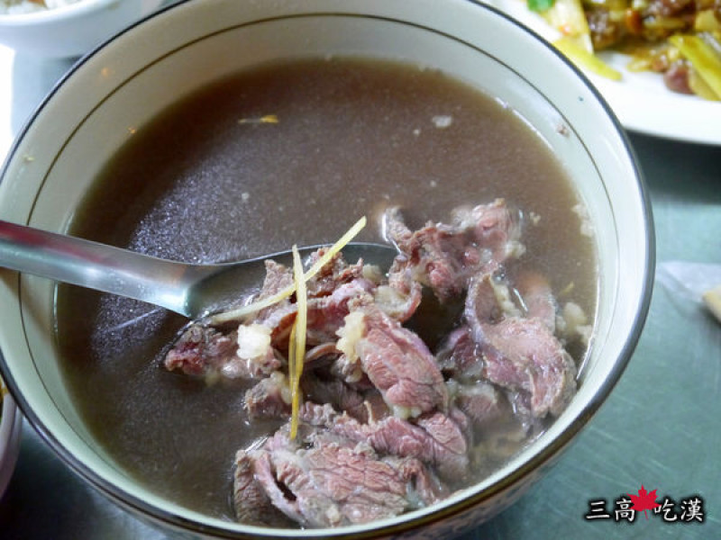 [續攤食記] 台南－吳家牛肉湯 (吃碗牛肉燥飯也很好！)