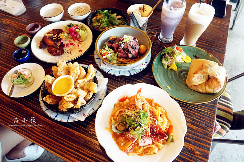 Offer oh 昨日花卷 跨界好食。台中西區跨國創意料理，招牌花卷、火烤飯、灣式麵、燒鍋子，平日商業午餐更優惠!