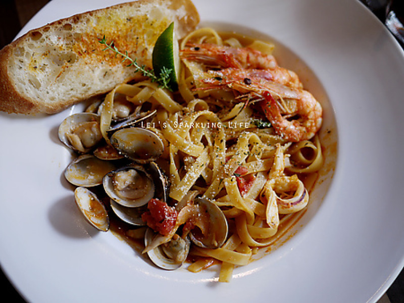 員林 ∥⋈ 雙雙 Cafe 鹹酥雞義大利麵滿足了視覺和味覺的享受啊!!!! ⋈  