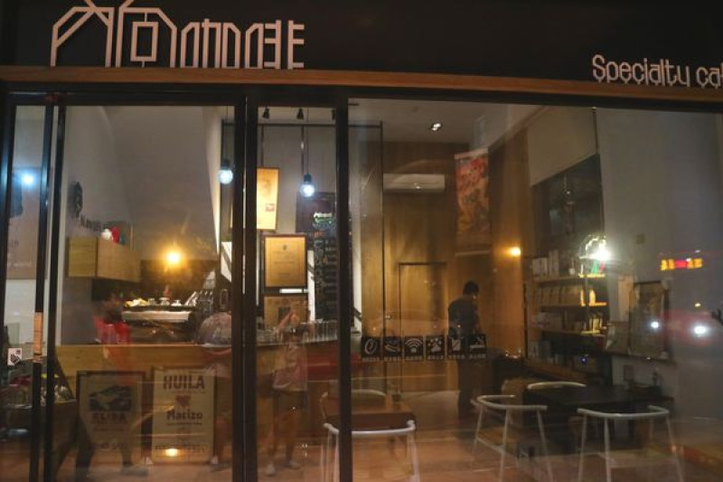 高雄前金區=<食>In-Lane內向咖啡~悠閒放鬆＊延選好豆搭配上好技術，給自己悠閒早午茶時光=