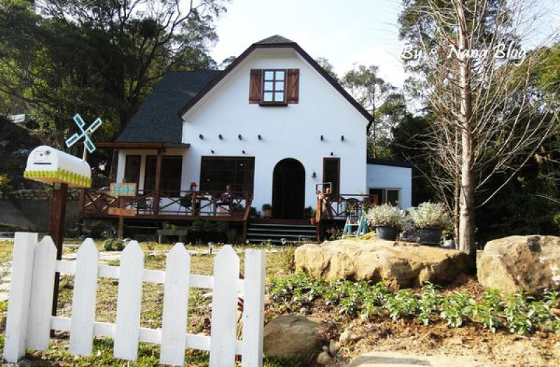 【苗栗三義】秘境!!花車票錢可以誤闖南歐喝下午茶❤漫時光咖啡