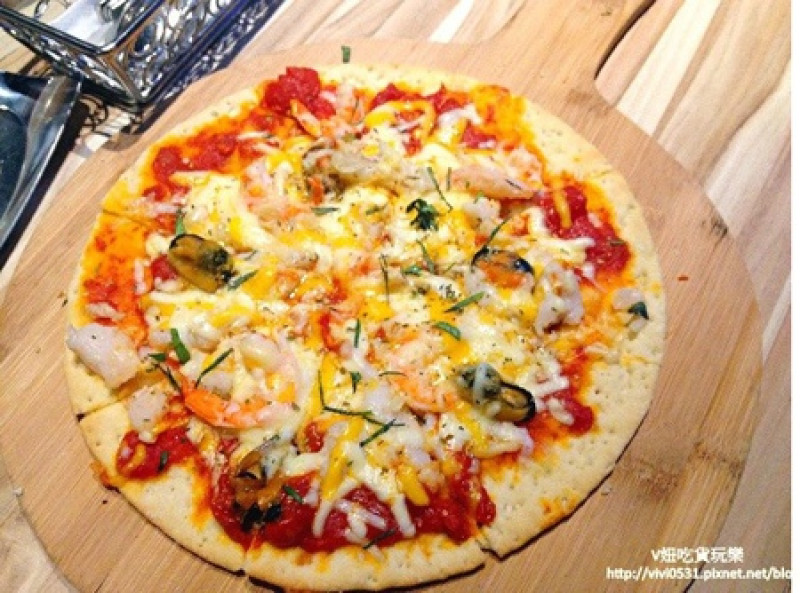 [永安站。義式料理]❤洋朵義式廚坊❤平價PIZZA意外好吃、義大利麵、燉飯，家庭聚會好所在 附菜單 / 永安站 4號公園美食  永和美食 中和美食