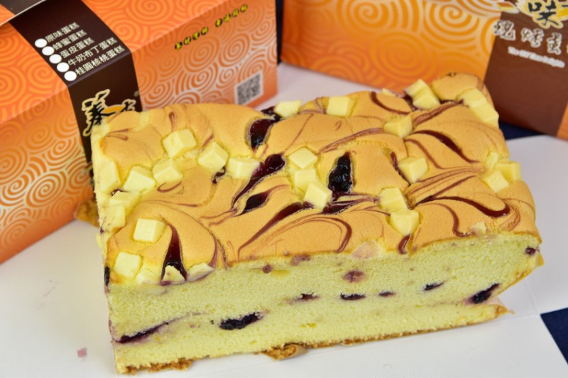 新竹排隊蛋糕店新品搶先開箱！獨創濃郁優格塊與新鮮香甜藍莓醬～蹦出全新味覺享受！