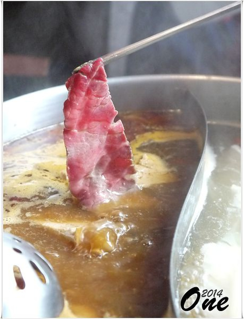新北中和║優質紅白鍋底吃免驚❥樂道麻辣鍋 溫體牛肉鍋