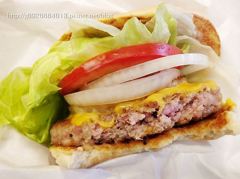 【新北市】三重區。「Burger Talks 淘客漢堡」早午餐。東西岸道地美式漢堡