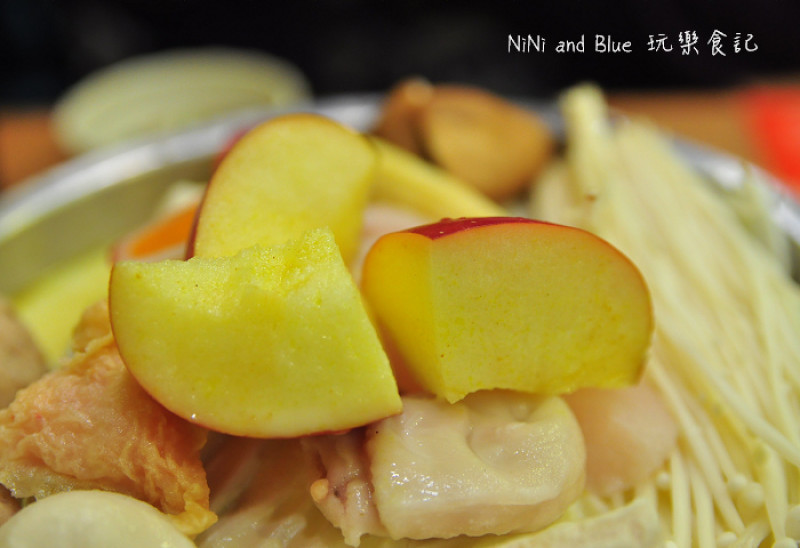 【彰化】鬼椒一番鍋(和美店)，在地人也很愛的小火鍋!!和美鎮鬧區的家扶中心對面