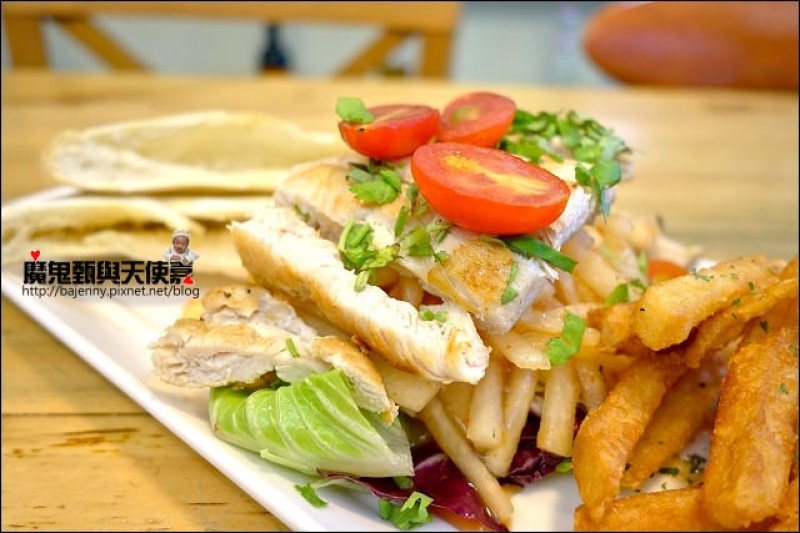 《捷運板南線/市政府站美食》AUG.歐格小館~簡餐輕食．自製手工麵包