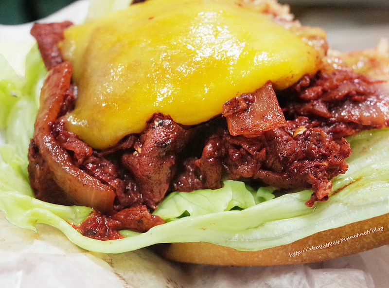 【桃園．八德】八德死巷隱藏版美食-熱熔起司紅麴醬爆里肌熱壓軟法