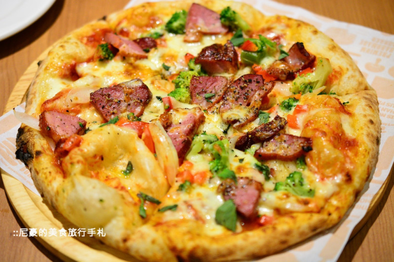 [台北信義] TINOS PIZZA CAFE 多種口味窯烤披薩 近世貿101站食記