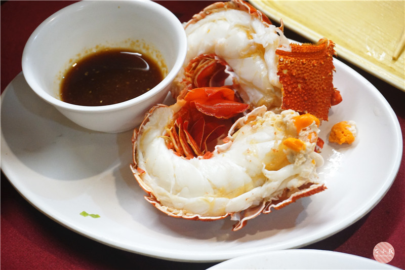 055龍蝦海鮮餐廳。花蓮超人氣平價海鮮龍蝦餐廳，價格標價高CP值，無敵海景，食尚玩家推薦，寵物友善餐廳!