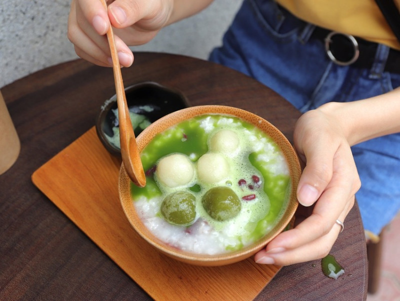 Chun純薏仁。甜點。友愛街文青旅館旁的文青甜品店 （原大菜市純薏仁）：看台南職人用一保堂抹茶讓臺灣紅豆薏仁增添日本風味 - 進食的巨鼠