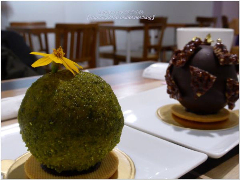 【台中西區食記】小梗甜點咖啡 Terrier Sweets 。可帶寵物一起來吃甜點