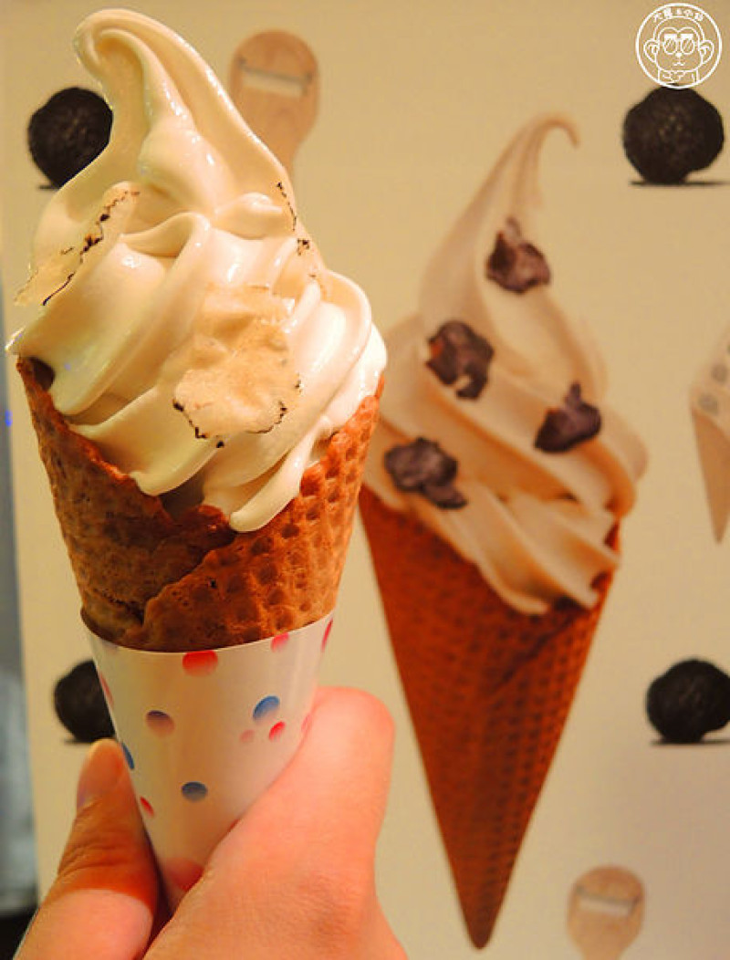 呷飽祙【台北信義･PAVOT 松露黑鑽霜淇淋】人生有沒有那麼奢侈？
