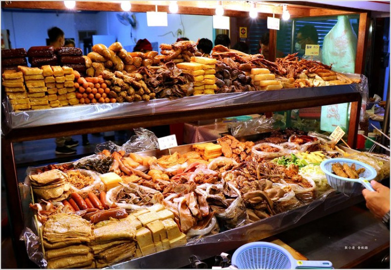 【高雄】大木櫥滷味‧高雄必排滷味攤 小攤販進化成大店面 六合路上不敗美食