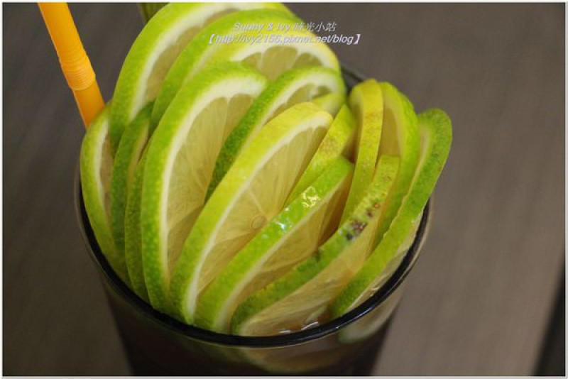 【台中南屯食記】ＧＰ香港金寶港點茶餐廳（大業店）。凍檸茶嚇嚇叫，果然霸氣十足