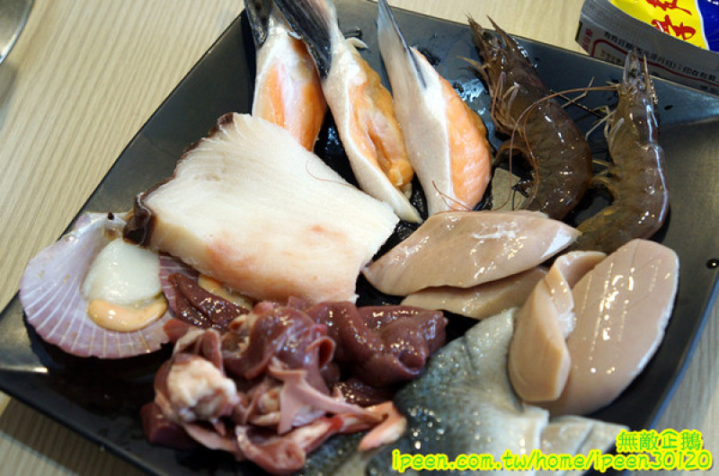 【台南-東區】吃到飽x新鮮海產...只要$359+10％服務費~明治冰淇淋/豆花/魚冊《饗宴麻辣火鍋》        
      