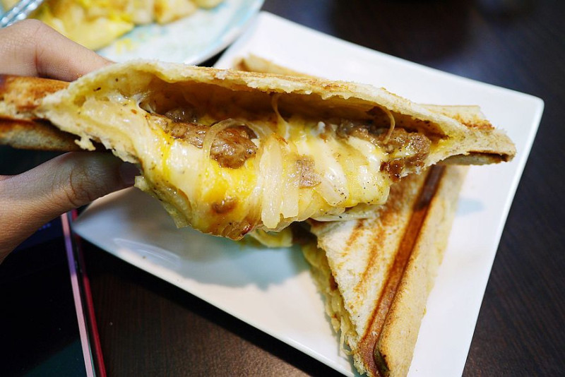 【新北】板橋 花嘿噴breakfast & brunch☕ 早餐·早午餐 大推超牽絲土司盒子、棉花糖厚片♥♥♥