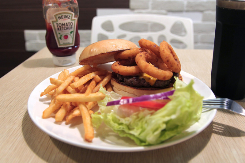 茱蒂漢堡Judy’s Burger & Brunch，大坪林站附近的漢堡、熱狗堡和墨西哥酥餅