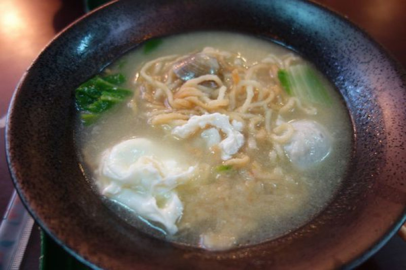 名信木瓜牛奶~最便宜的鍋燒意麵35元 該有的都有