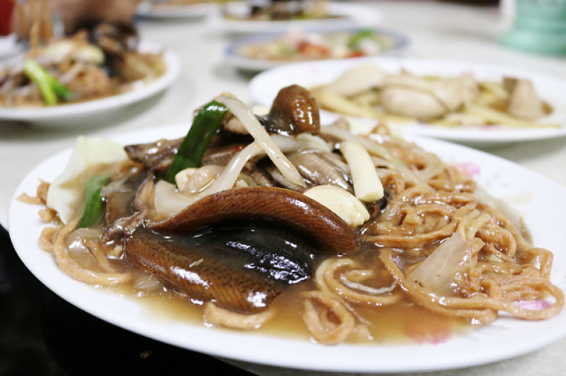 【巷弄X臺南】東區 城邊真味炒鱔魚專家-鱔魚意麵．麻油腰子 台南特色小吃推薦