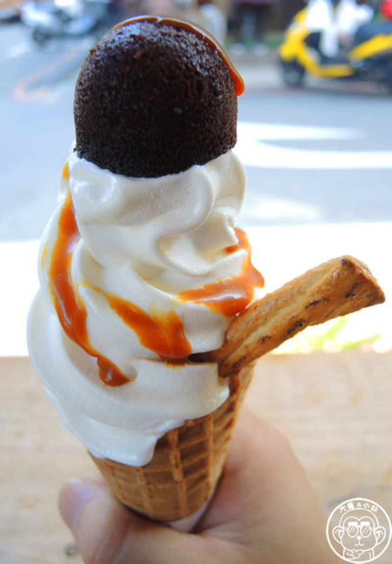 呷飽祙【台中西區･INO Ice】還有販售創新內餡雞蛋糕        
      