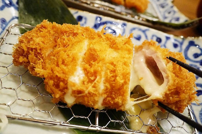 【台北】信義 靜岡勝政日式豬排(阪急店) 來自日本的酥脆卡滋起士豬排‧市政府♥