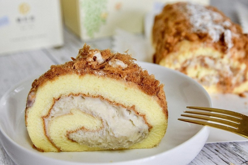 【台北車站伴手禮蛋糕推薦-橘村屋】芋泥肉鬆捲、經典蜂蜜蛋糕，綿密美味