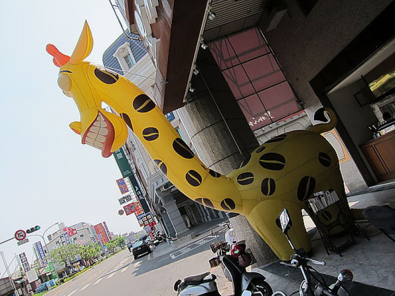 長頸鹿咖啡miniizzy cafe冰磚咖啡.手沖單品.手工餅乾