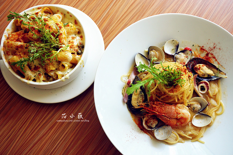 別有洞天。水管主題咖啡簡餐美食餐廳，水管裡面用餐超特別體驗，大片草地，寵物友善餐廳，彰化人氣ig打卡景點，假日人潮超多!