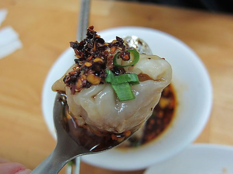 香港傻發腸粉~紅油炒手鮮香麻辣好吃有推介