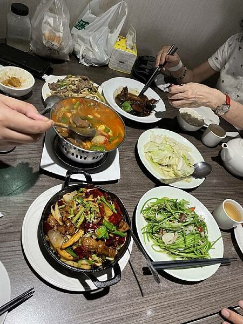 台北市大同區台北大同-圓山捷運站多樣化聚餐客川菜-駱師父醬味川客菜