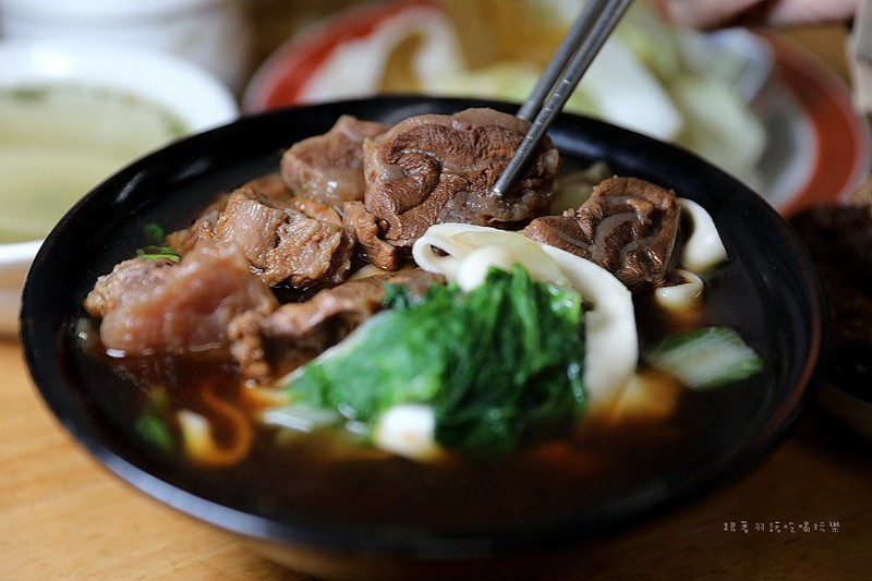 google分數高達4.4星！在地老字號牛雜湯，網友激推牛腩飯＆牛雜湯