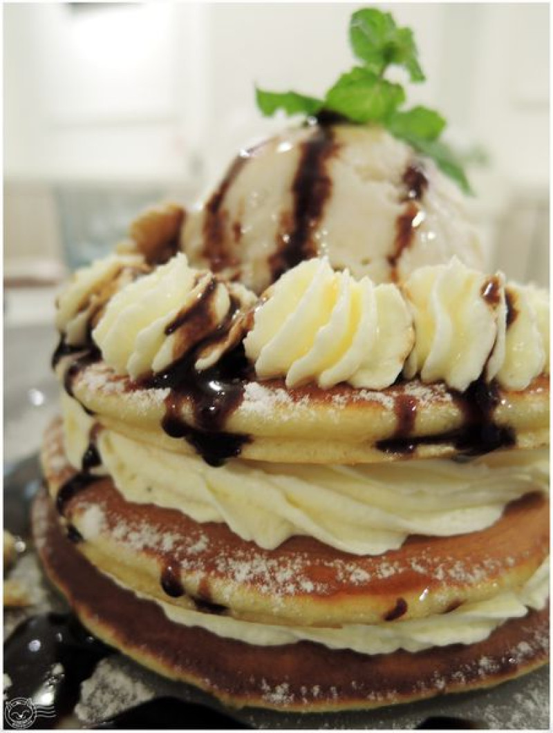 ※ 冰果甜心 ※【星羽是吃貨-台中】女孩兒們的尖叫下午茶來了，水果冰磚吸睛口味好吃，服務態度及熱情有待加強~。