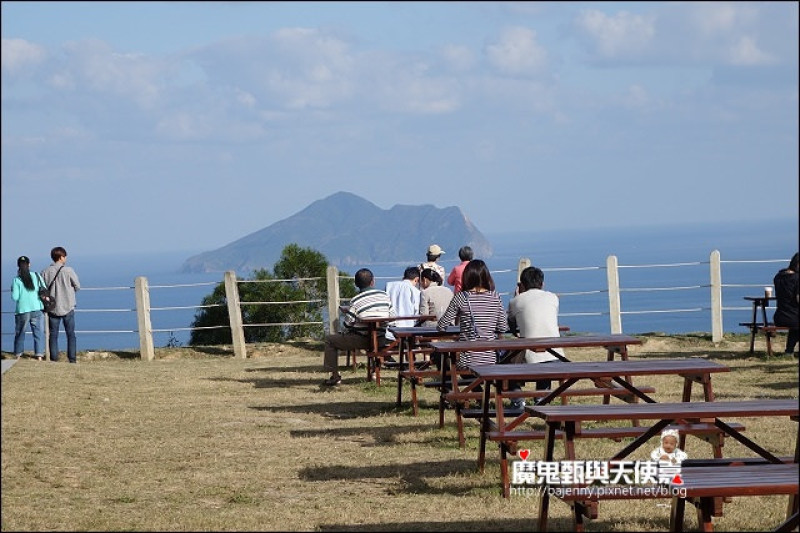 《宜蘭頭城景點美食》龜山島海景近在眼前~金車伯朗咖啡城堡2館(今年10月新開幕)．金車威士忌酒莊(觀光工廠)．八甲魚場(無菜單料理)