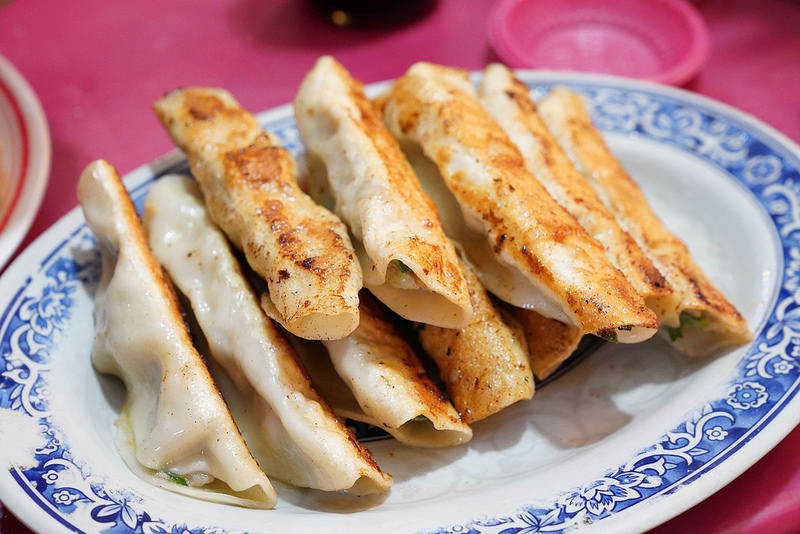 【基隆美食】三姊妹水餃大王鍋貼｜基隆廟口｜小吃｜基隆廟口夜市｜