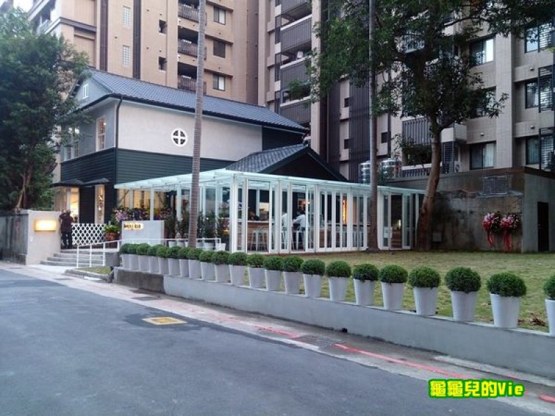 ∥龜龜爬爬走∥台北 中山區 ~Miracle X House~ 老宅文創新生命 環境空間100分 服務跟上就完美