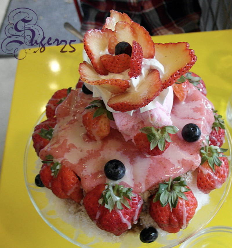 [美食]Aqua Kiss水吻3(師大店)創意料理，招牌超大份量PIZZA千層塔&季節限定草莓冰，吃飽飽才能走出店門!!--捷運台電大樓站(附菜單)