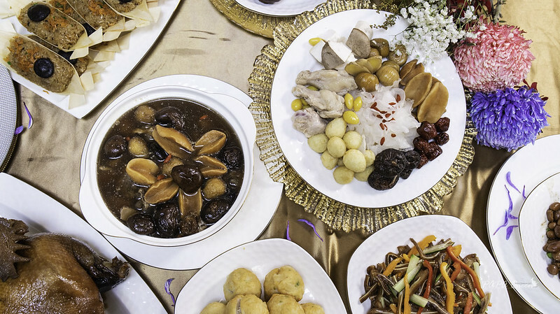 2023年菜｜宅配  老東家食品-首獎滷味、得獎名粽一年一度年菜登場8道好料－預購價$2880元  鮑魚佛跳牆，獅