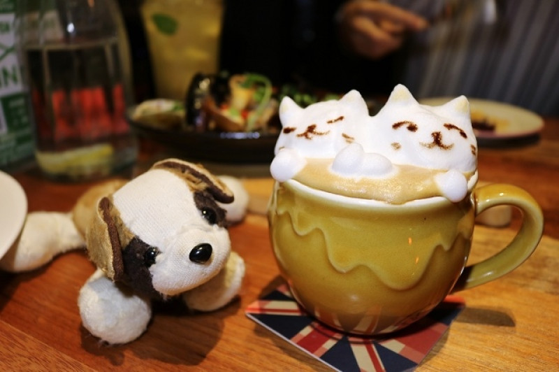 【台北美食】姊紋given CAFE HOUSE-『市政府站』信義區餐酒館推薦．3D拉花太厲害了！